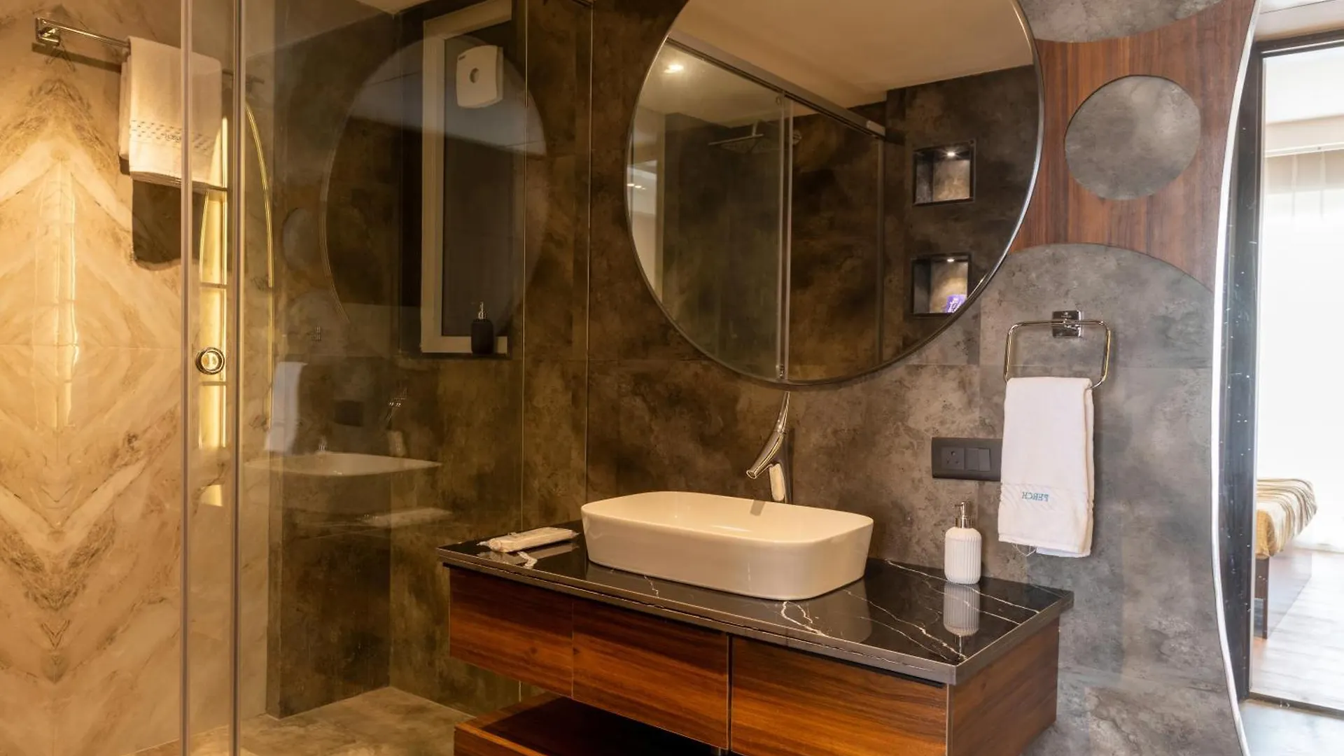 Casa Feliz Golf Course Road Bed and Breakfast Gurgaon 0*,