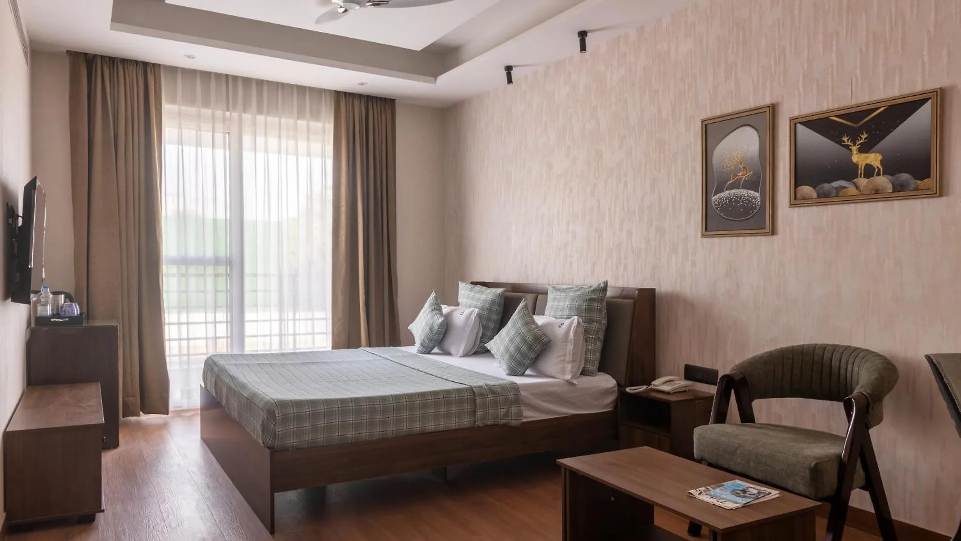 Casa Feliz Golf Course Road Bed and Breakfast Gurgaon
