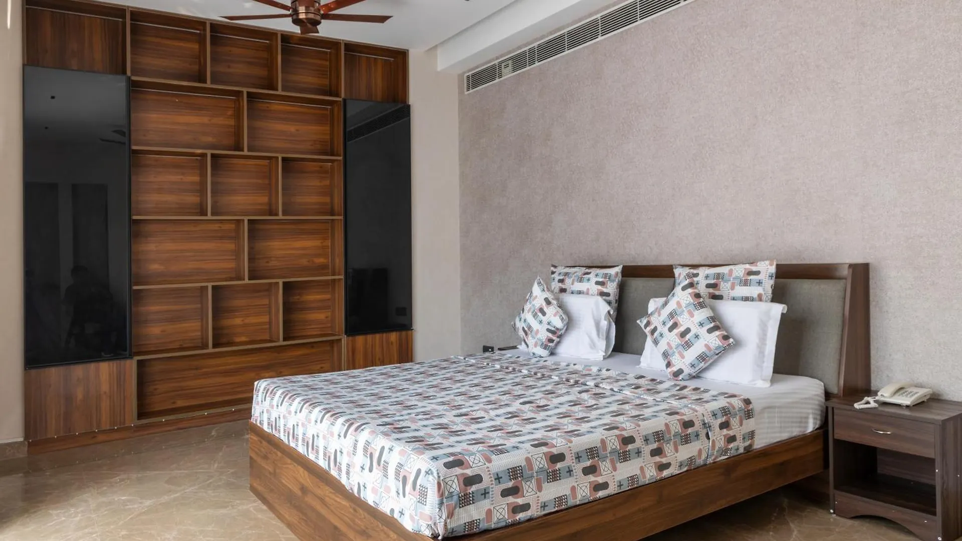 Casa Feliz Golf Course Road Bed and Breakfast Gurgaon 0*,