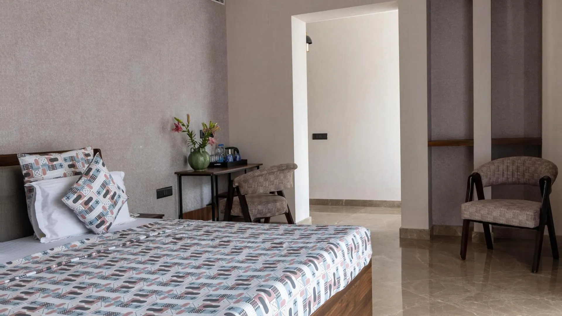 Casa Feliz Golf Course Road Bed and Breakfast Gurgaon