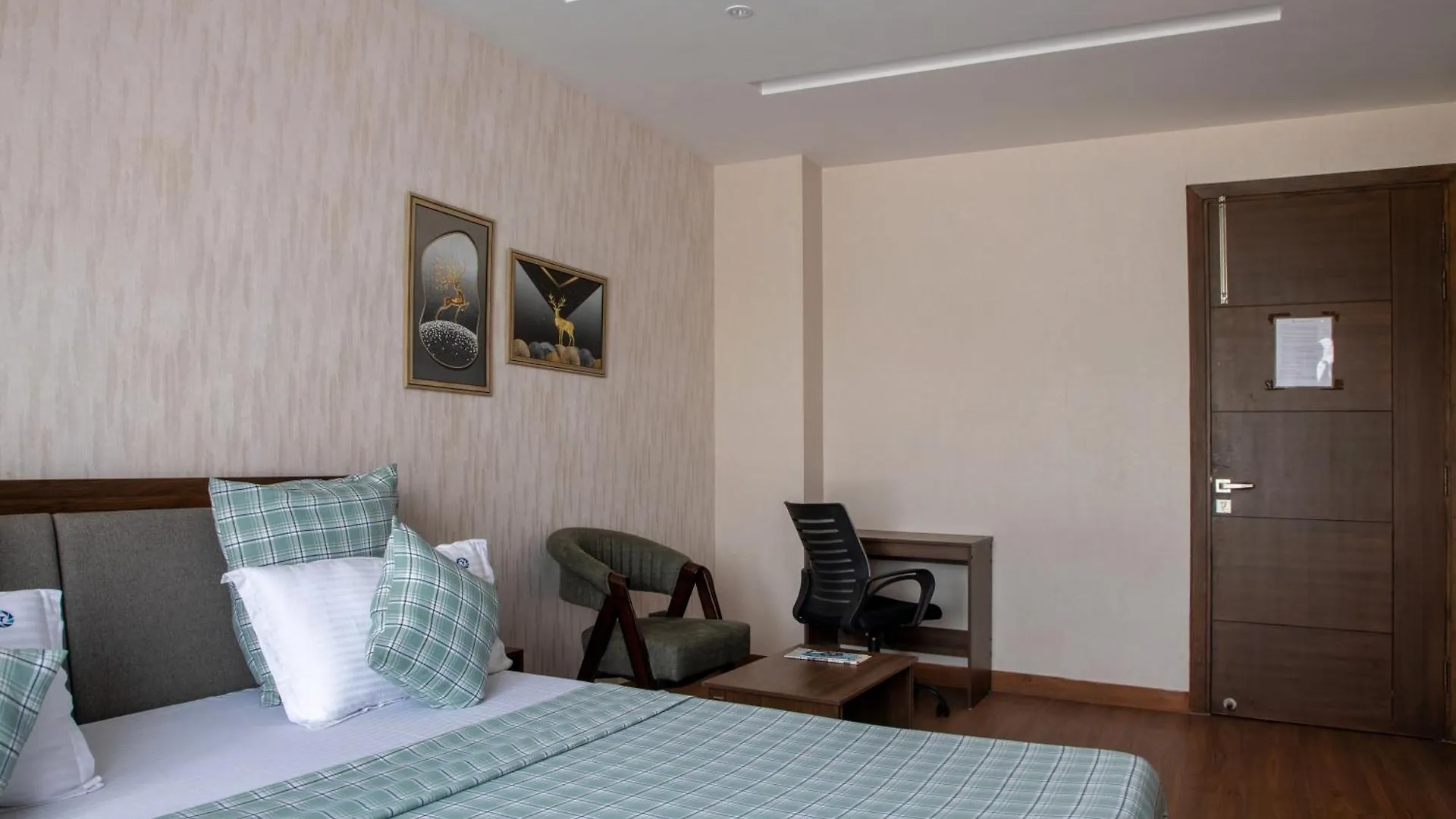 Casa Feliz Golf Course Road Bed and Breakfast Gurgaon Bed & Breakfast